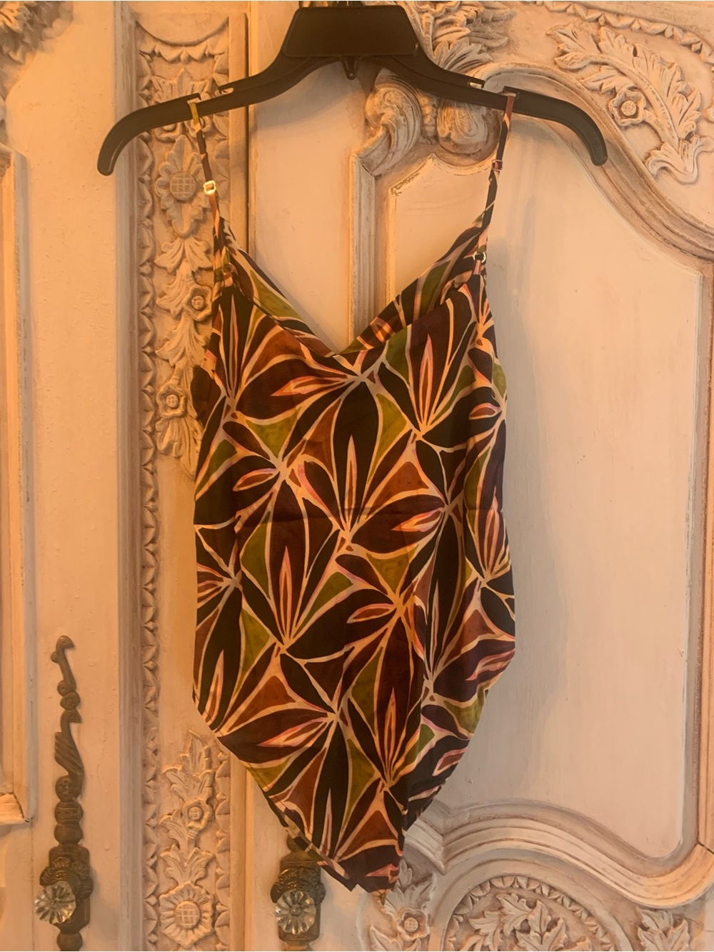 Lavender Brown Multicolor Leaf-Print Cowl Neck Camisole. A1 - Picture 5 of 11